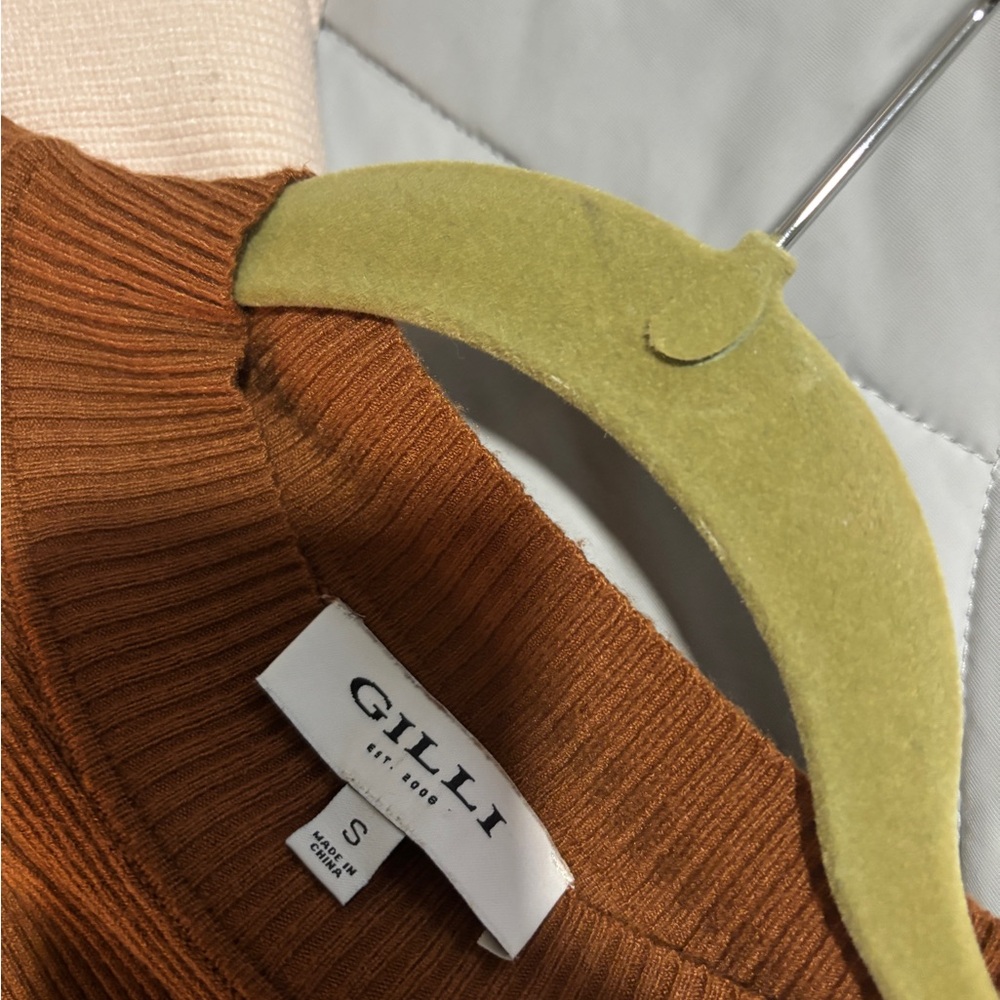 Gilli Women's Rust Ribbed Sweater - Picture 4 of 4